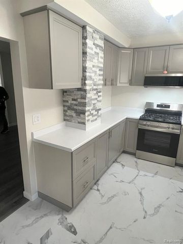 5838 S Martin Luther King Jr Boulevard, Lansing, MI 48911