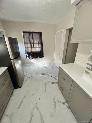 5838 S Martin Luther King Jr Boulevard, Lansing, MI 48911