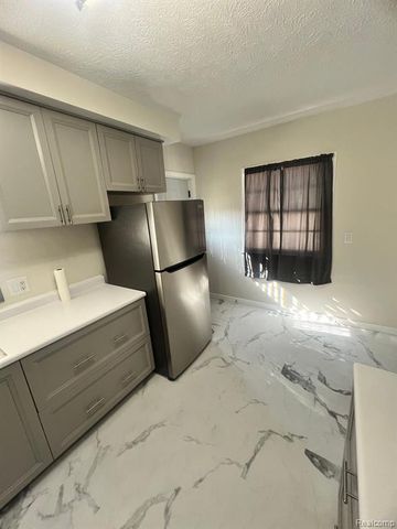 5838 S Martin Luther King Jr Boulevard, Lansing, MI 48911