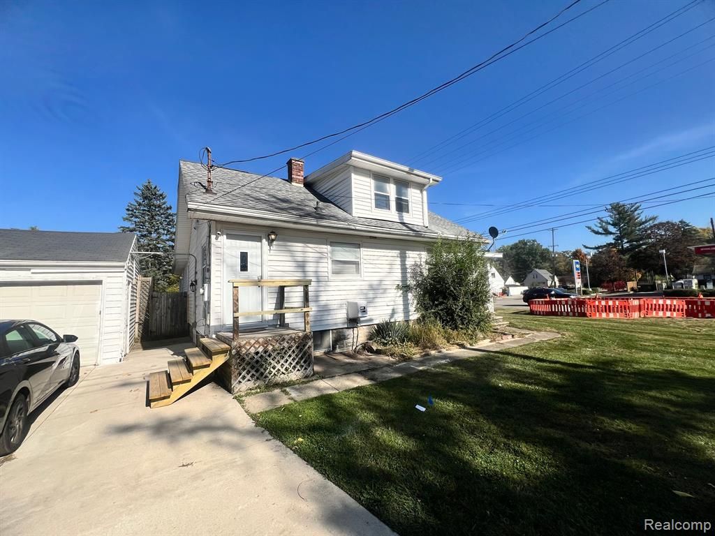 5838 S Martin Luther King Jr Boulevard, Lansing, MI 48911