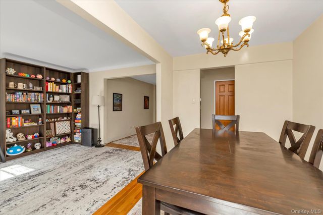 67-12 Yellowstone Boulevard E8, Forest Hills, NY 11375