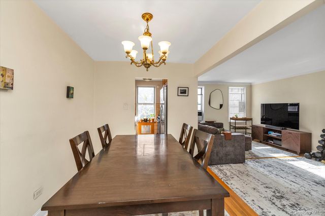 67-12 Yellowstone Boulevard E8, Forest Hills, NY 11375