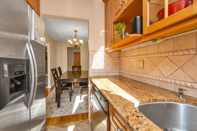 67-12 Yellowstone Boulevard E8, Forest Hills, NY 11375