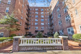 67-12 Yellowstone Boulevard E8, Forest Hills, NY 11375