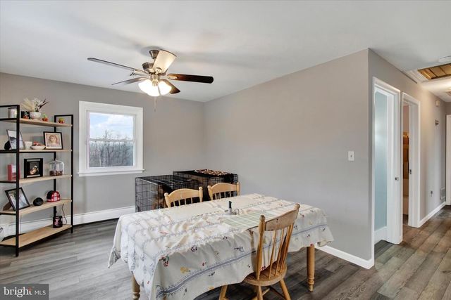 30 LAUSCH RD, Denver, PA 17517