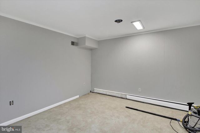 30 LAUSCH RD, Denver, PA 17517