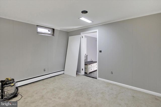 30 LAUSCH RD, Denver, PA 17517