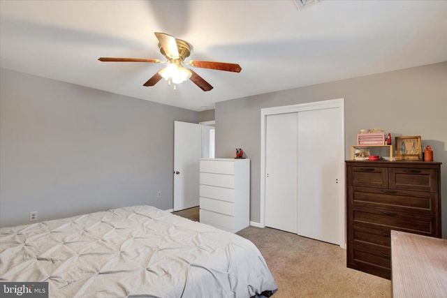 30 LAUSCH RD, Denver, PA 17517