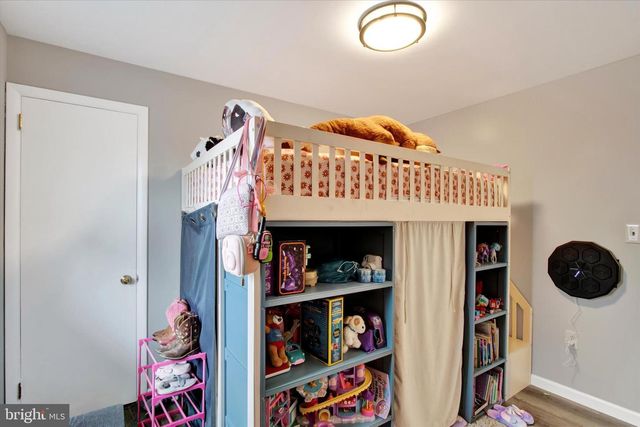 30 LAUSCH RD, Denver, PA 17517