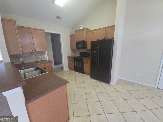 113 Christopher Drive, Byron, GA 31008
