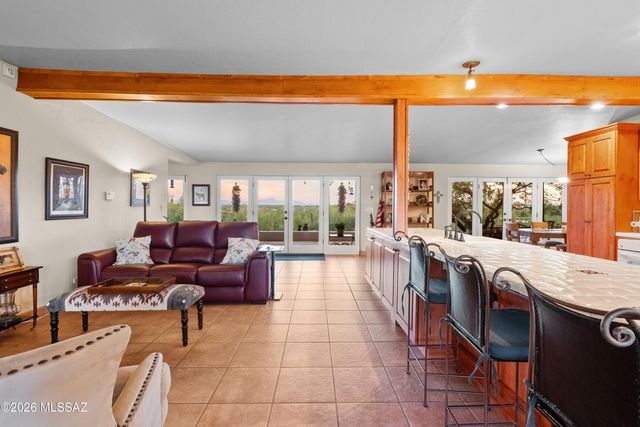 4015 E Camino Llanoso, Tucson, AZ 85718
