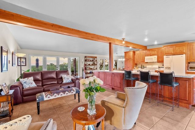 4015 E Camino Llanoso, Tucson, AZ 85718