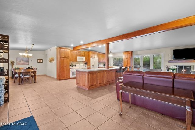 4015 E Camino Llanoso, Tucson, AZ 85718