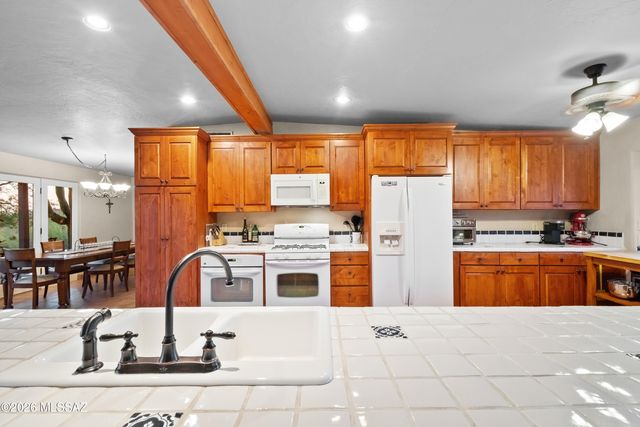 4015 E Camino Llanoso, Tucson, AZ 85718