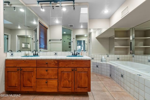 4015 E Camino Llanoso, Tucson, AZ 85718