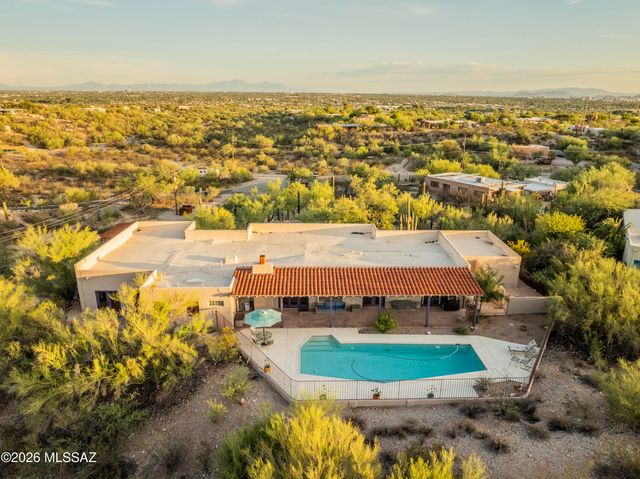 4015 E Camino Llanoso, Tucson, AZ 85718
