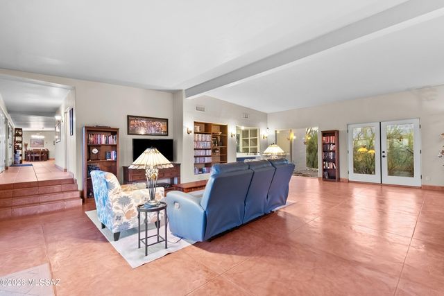 4015 E Camino Llanoso, Tucson, AZ 85718