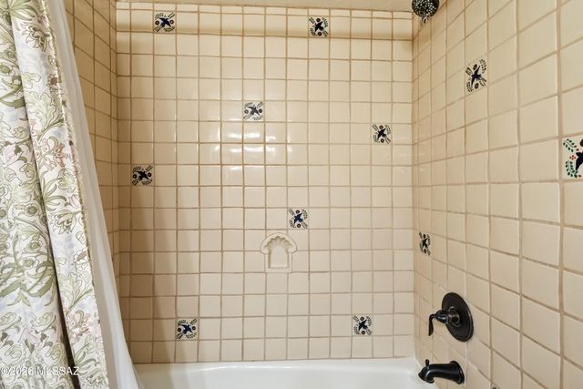 4015 E Camino Llanoso, Tucson, AZ 85718