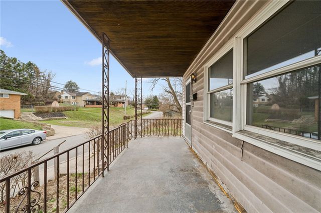 504 Fair Oaks Street, Stowe Twp, PA 15136