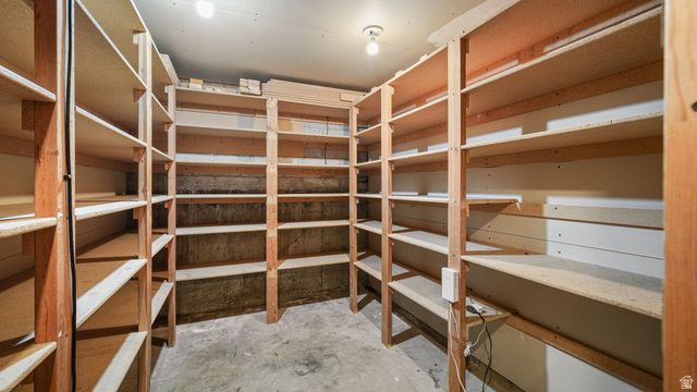 1660 W JOLLY CIR, Taylorsville, UT 84123