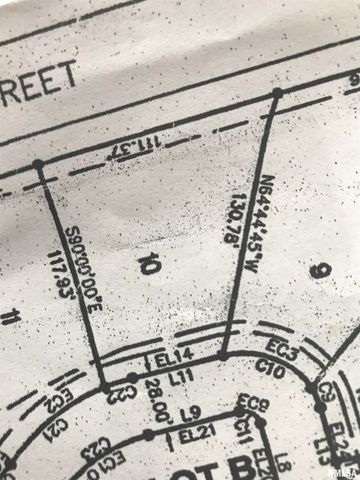 711 7TH Street Court, Moline, IL 61265