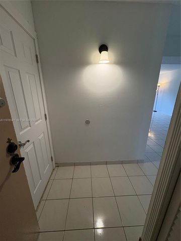 4166 Inverrary Drive 410, Lauderhill, FL 33319