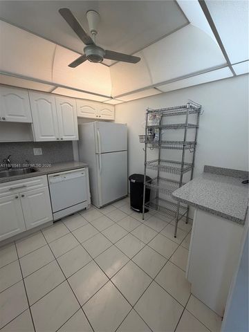 4166 Inverrary Drive 410, Lauderhill, FL 33319