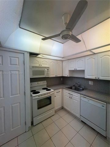 4166 Inverrary Drive 410, Lauderhill, FL 33319