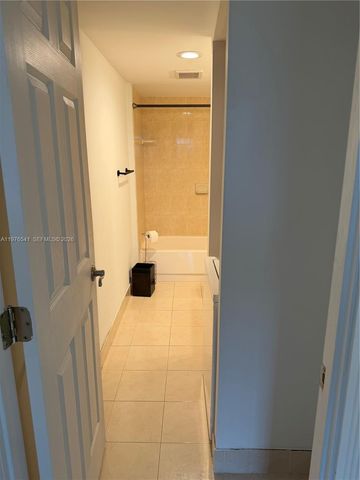 4166 Inverrary Drive 410, Lauderhill, FL 33319