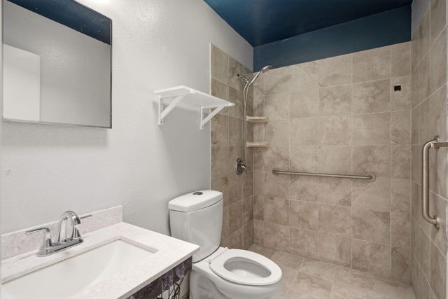 6056 Kilmer Avenue NW, Albuquerque, NM 87120
