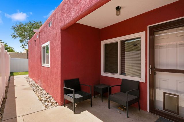 6056 Kilmer Avenue NW, Albuquerque, NM 87120