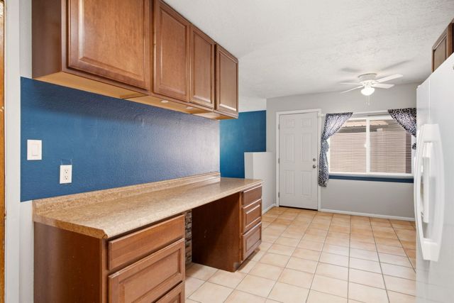 6056 Kilmer Avenue NW, Albuquerque, NM 87120