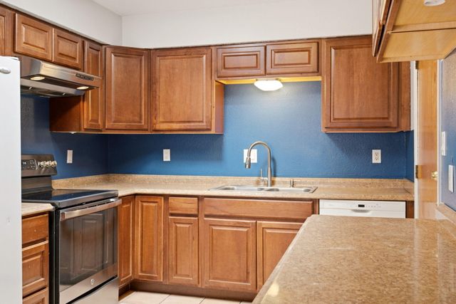 6056 Kilmer Avenue NW, Albuquerque, NM 87120