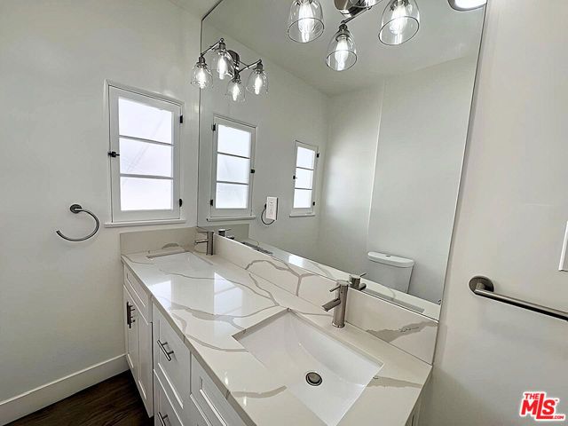 126 N Hamilton Drive, Beverly Hills, CA 90211