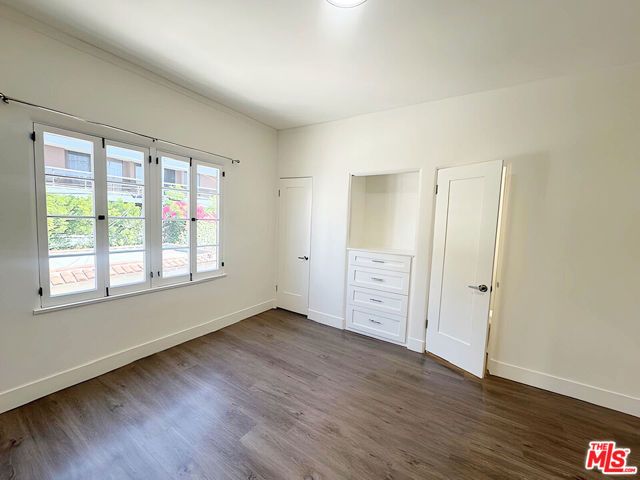 126 N Hamilton Drive, Beverly Hills, CA 90211