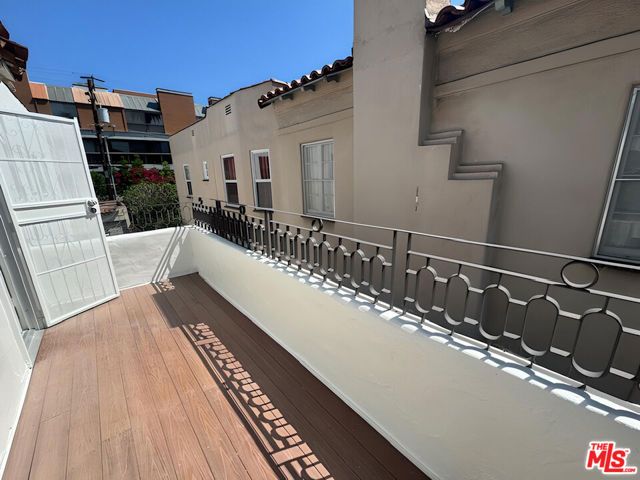 126 N Hamilton Drive, Beverly Hills, CA 90211
