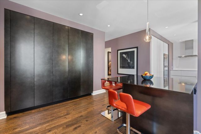 179 E LAKE SHORE Drive 25W, Chicago, IL 60611