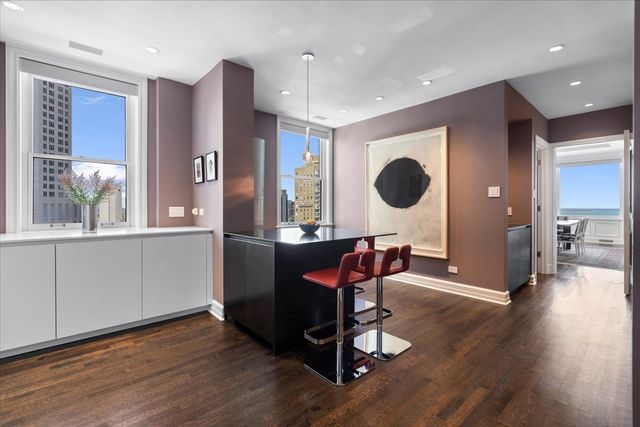 179 E LAKE SHORE Drive 25W, Chicago, IL 60611