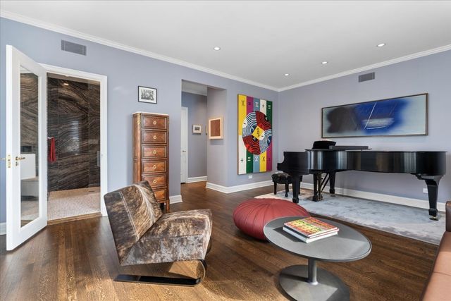 179 E LAKE SHORE Drive 25W, Chicago, IL 60611