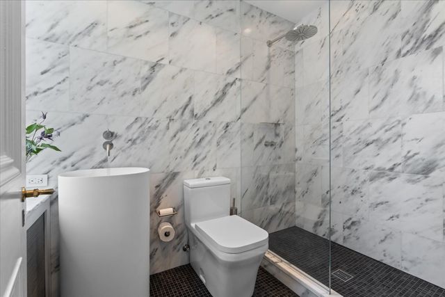 179 E LAKE SHORE Drive 25W, Chicago, IL 60611