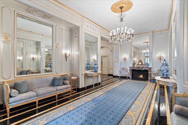 179 E LAKE SHORE Drive 25W, Chicago, IL 60611