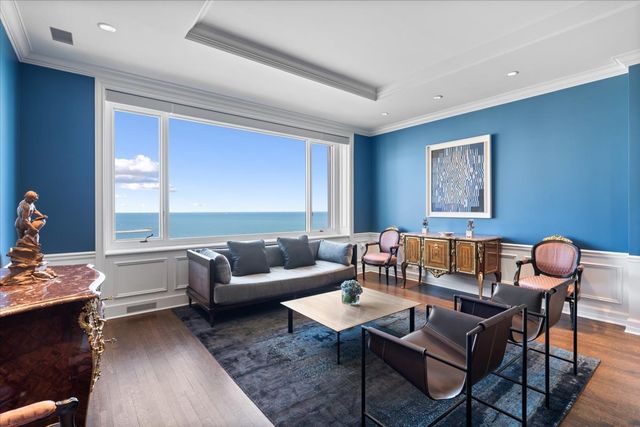 179 E LAKE SHORE Drive 25W, Chicago, IL 60611