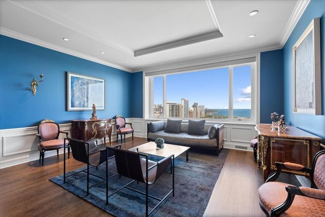 179 E LAKE SHORE Drive 25W, Chicago, IL 60611