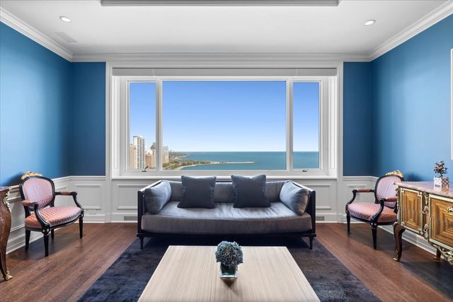 179 E LAKE SHORE Drive 25W, Chicago, IL 60611