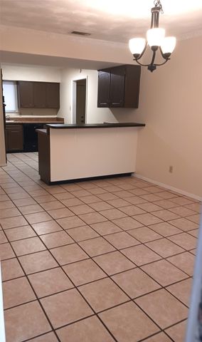 634 N Bowen Road, Arlington, TX 76012