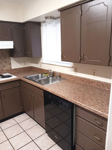 634 N Bowen Road, Arlington, TX 76012