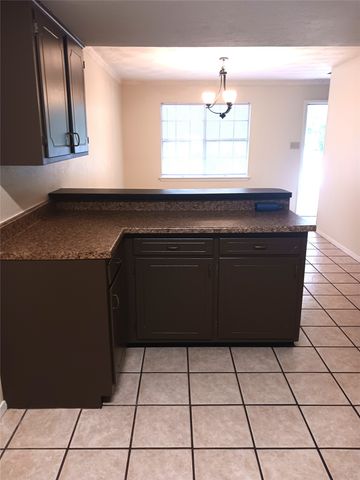 634 N Bowen Road, Arlington, TX 76012