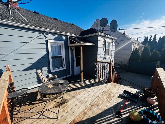 4835 Chovin Street, Dearborn, MI 48126