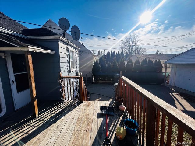 4835 Chovin Street, Dearborn, MI 48126