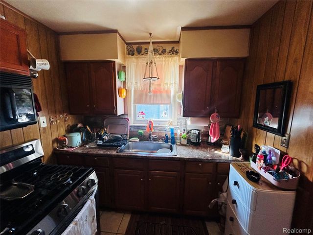 4835 Chovin Street, Dearborn, MI 48126